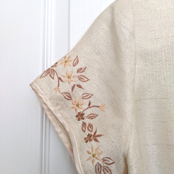 Vintage Cream Blouse with Embroidery - Picture 7 of 12